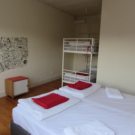 Santiago 31 Hostel ギマランイス エクステリア 写真