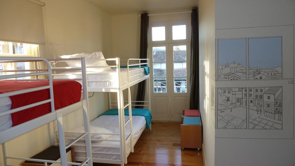 Santiago 31 Hostel ギマランイス 部屋 写真